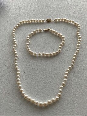 Classic White Pearl Necklace and Bracelet Set - Eleg